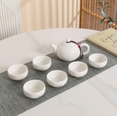 Bộ Ấm Pha Trà Men Ngọc Gồm 1 Bình Và 6 Chén Có Hộp