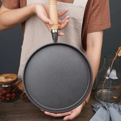 CHẢO GANG CÁN GỖ SIZE 20cm