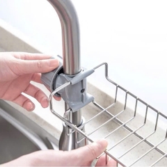 Kệ inox gắn vòi rửa chén