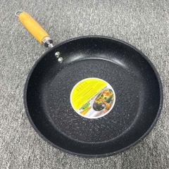 CHẢO GANG ĐÁY BẰNG ,VÂN ĐÁ ĐÁY 28CM( cán gỗ)