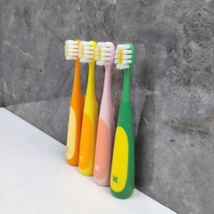 vỉ 2 BÀN CHẢI ĐÁNH RĂNG KHỦNG LONG CHO BÉ