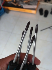 Tô vít 4 cạnh VESSEL No.910+0x75