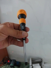 Tô vít 2 cạnh cán tròn Vessel No.220-6x100