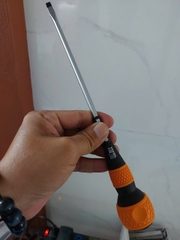 Tô vít 2 cạnh cán tròn Vessel No.220-6x200