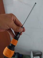 Tô vít 2 cạnh cán tròn Vessel No.220-6x200