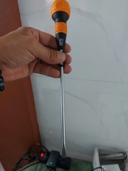 Tô vít 2 cạnh cán tròn Vessel No.220-6x200