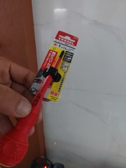 Tô vít 4 cạnh cán tròn cách điện 1000V VESSEL 200+1x75