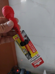 Tô vít 4 cạnh cán tròn cách điện 1000V VESSEL 200+1x75