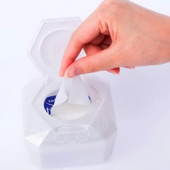 KHĂN ƯỚT TẨY TRANG DƯỠNG TRẮNG DA SOFTYMO HỘP 52 MIẾNG