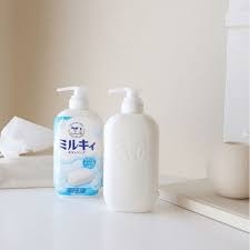 Sữa tắm Milky Body Soap chiết xuất sữa bò (4 mùi) (Hương xà phòng)