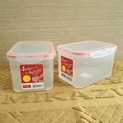 Hộp nhựa Inomata nắp silicon thấp 1.3L