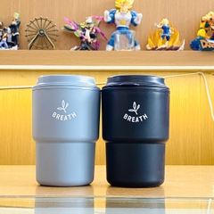 Cốc uống nước nắp xoay nhựa có cắm được ống hút