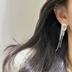 Khuyên tai bạc chữ U tua rua k124
