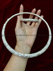 KC49 Kiềng cổ bạc ta ovan chạm cúc dẹt 15- 143c