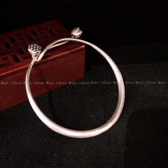 V78 Vòng tay bạc trơn đài sen