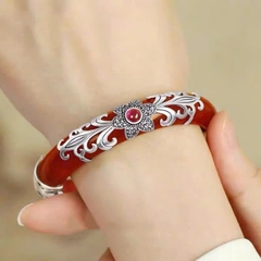V123 Vòng tay cẩm thạch bọc bạc chạm hoa bạc