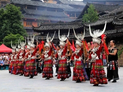 探索恩施 - 鳳凰古城 - 天門山 - 七十二七樓（六天五夜） Khám phá Ân Thi - Phượng Hoàng Cổ Trấn - Thiên Môn Sơn - 72 Kỳ Lầu