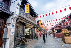 上海 － 三國電影製片廠 － 青山湖 － 武康路（5天4夜） THƯỢNG HẢI - PHIM TRƯỜNG TAM QUỐC THÀNH - HỒ THANH SƠN - PHỐ VŨ KHƯƠNG（5NGÀY 4 ĐÊM ）