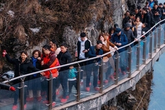 探索恩施 - 鳳凰古城 - 天門山 - 七十二七樓（六天五夜） Khám phá Ân Thi - Phượng Hoàng Cổ Trấn - Thiên Môn Sơn - 72 Kỳ Lầu