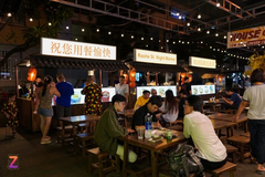 Nữ nấu cháo kiêm phục vụ ca đêm