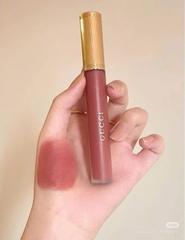 Son Gucci Rouge A Levres Liquid Matte 208 They Met In Argentina 6.5ml – Màu Hồng Đất