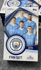Hộp thẻ bóng đá Topps Manchester City Fan Set 2023/24