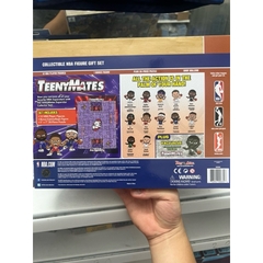 Hộp mô hình bóng rổ NBA Teeny Mates Collectible Figures
