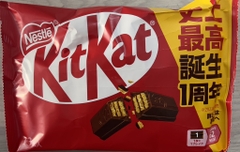 Bánh Kitkat socola màu đỏ