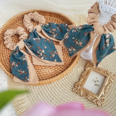 Buộc Tóc Hai Nơ