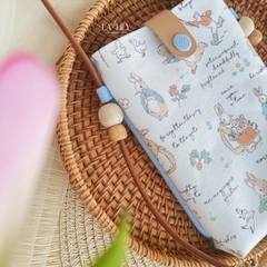 Túi Đeo Nhỏ Xinh Phối Da Và Hạt Gỗ