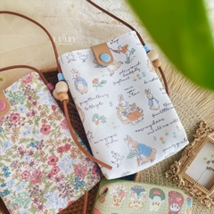 Túi Đeo Nhỏ Xinh Phối Da Và Hạt Gỗ