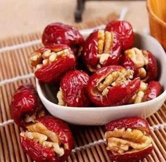 Táo Đỏ Tân Cương Kẹp Óc Chó 480gr - Food, Ăn Vặt