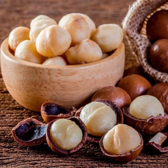 Hạt Macca Nứt Vỏ Organic Api Food - Đặc Sản Tây Nguyên - Thơm Ngon Béo Ngậy [KÈM ĐỒ TÁCH VỎ]