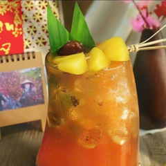 Đào Tươi Ngâm Nước Đường Hạ Long MV Lon 820g - Ăn Vặt Api Food