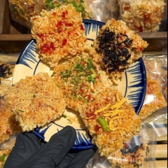 Cơm Cháy Viên Mini Mix Đủ Vị Siêu Ngon (50-54 Cái) - Ăn Vặt Api Food