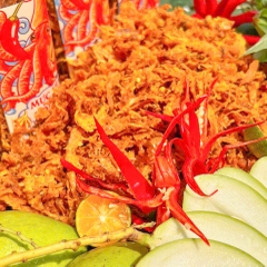 Mực Xé Tỏi Ớt 250gr, Cay Nồng Đậm Đà, Càng Ăn Càng Ghiền