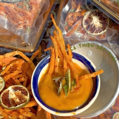 Khô Cá Thiều Que Sốt Thái Chua Cay 250gr – Đậm Vị Thái, Dai Thơm Hết Sảy, Ăn Là Ghiền!