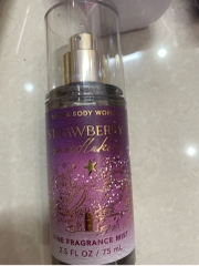 Body Mist Bath and Body Works - STRAWBERRY SNOWFLAKES 75ml