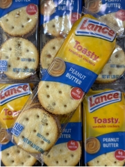 Bánh cracker tròn kẹp bơ đậu phộng Lance 43g Mỹ