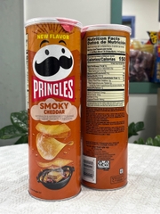 Snack khoai tây Pringles Smoky cheddar 158g Mỹ