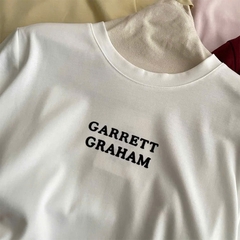 Áo thun QB nữ chữ GARRETT GRAHAM form suông phong cách tối giản trẻ trung thanh lịch B8