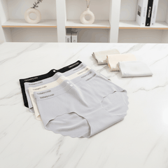 Quần lót nữ QB su lạnh gân không viền cạp chữ OHMYGOD tối giản 16E