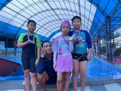 Tổ Chức Thi Bơi Ếch Trao Huy Chương Thế Vận Hội Cho Học Viên