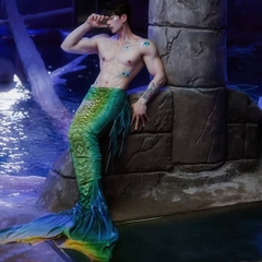 Đuôi Chàng Người Cá Rồng Xanh