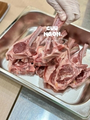 Sườn cừu thảo mộc ướp sẵn
