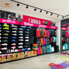 Kệ trưng giày thể thao – Giải pháp trưng bày chuyên nghiệp cho shop & sân tập