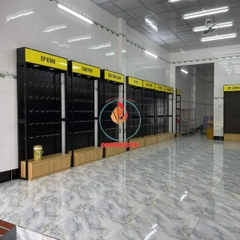 Kệ Treo Ốp Lưng – Phụ Kiện Điện Thoại Có Tủ | Khung Sắt + Hộp Đèn Logo LED