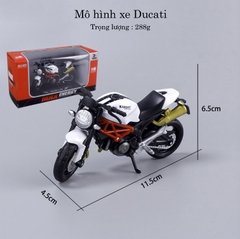 Trang trí mô hình xe phân khối lớn Ducati trắng