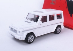 Trang trí xe SUV 7 chỗ trắng bé