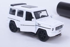 Trang trí xe SUV 7 chỗ trắng bé